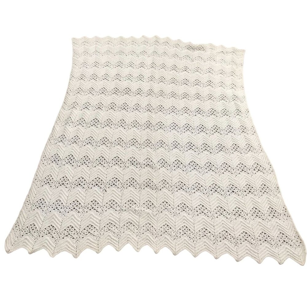 Vintage White Chevron Stripes Afghan Throw, Hand Knitted or Crocheted Zig Zag Pa
